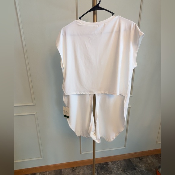 Halara Yoga Tee Large NWT Round Neck Cap Sleeve Tie Back Yoga Top MSRP $45 - Picture 3 of 4